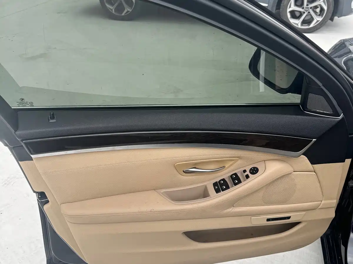 Фото 5 - BMW 5 Series