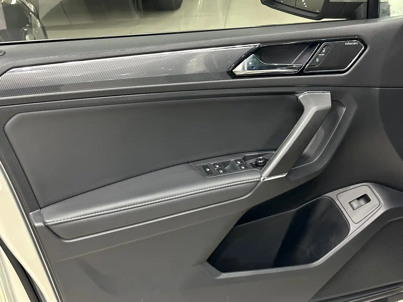 Volkswagen Tiguan L 2019 Edition 380TSI Auto 4WD R-Line Premium Flagship Version China V фото 10