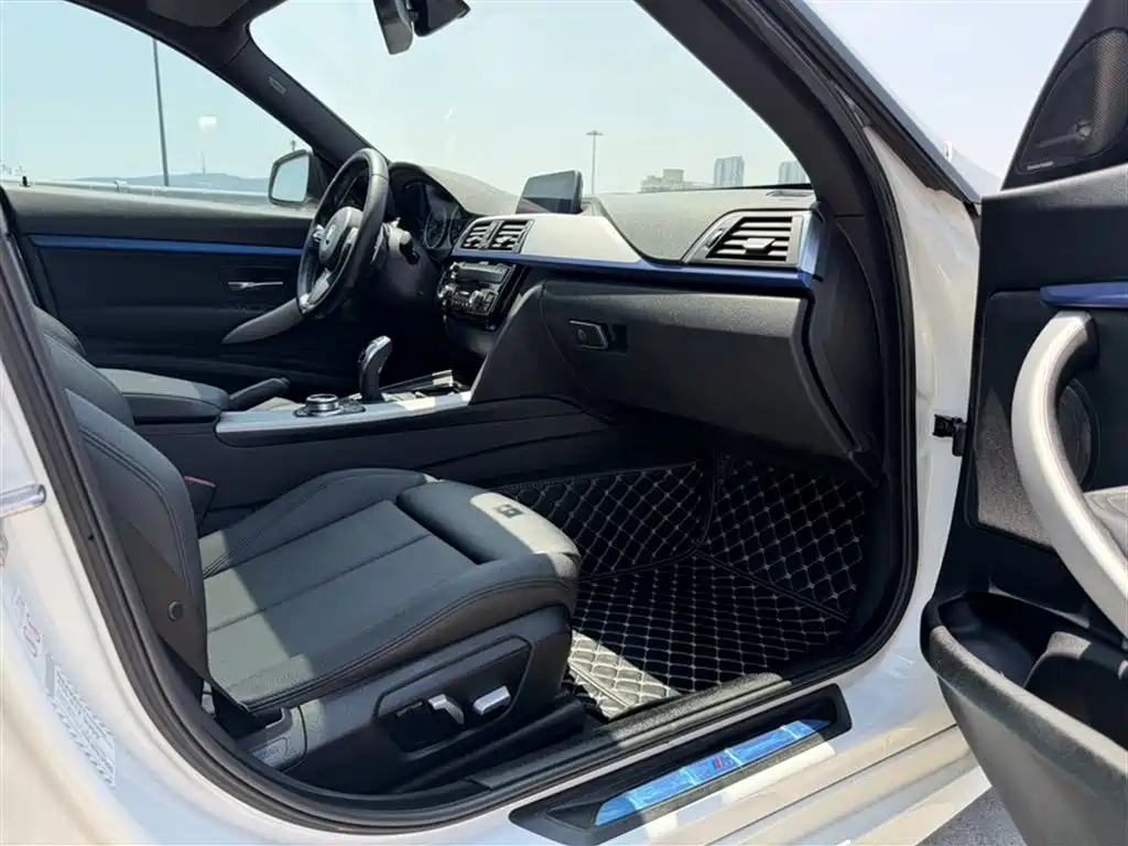 BMW 3 Series GT 2018 320i M Sport фото 15