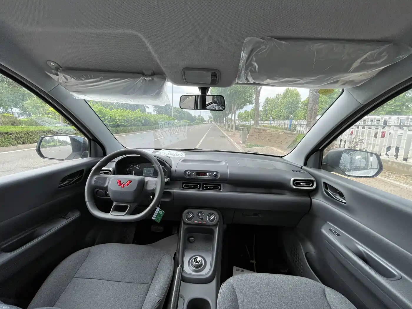 Wuling Motors Wuling Hongguang New Energy 2026 2024 Pure Electric 300KM Standard