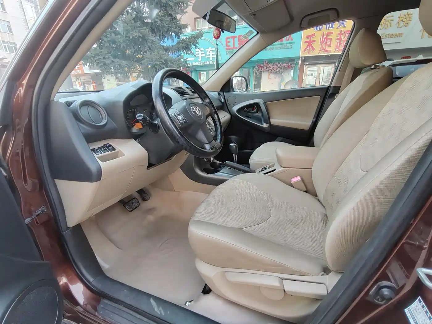 Toyota RAV4 Rongfang 2011 2.0L Automatic Luxury Edition фото 7