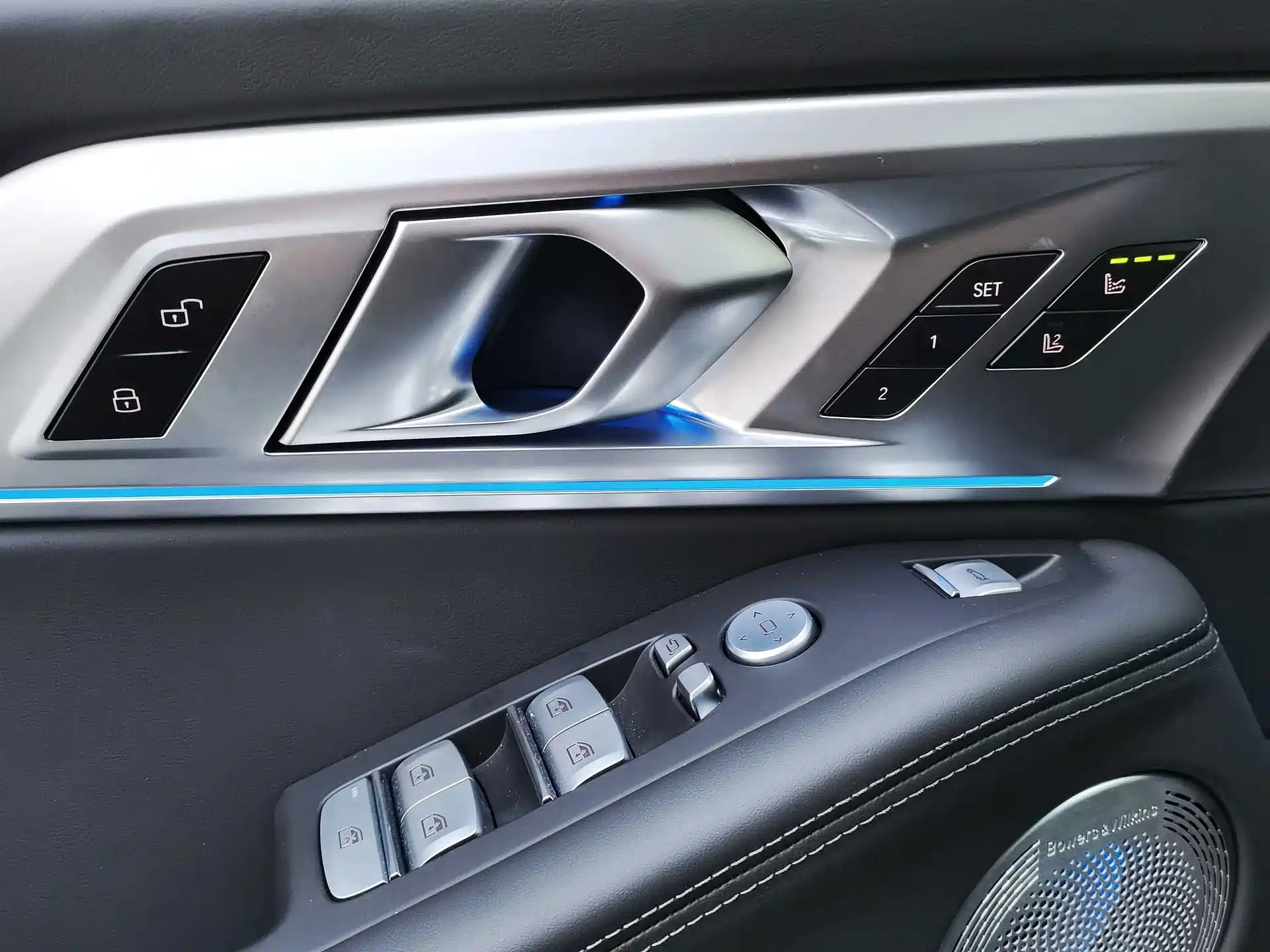 Фото 26 - BMW XM