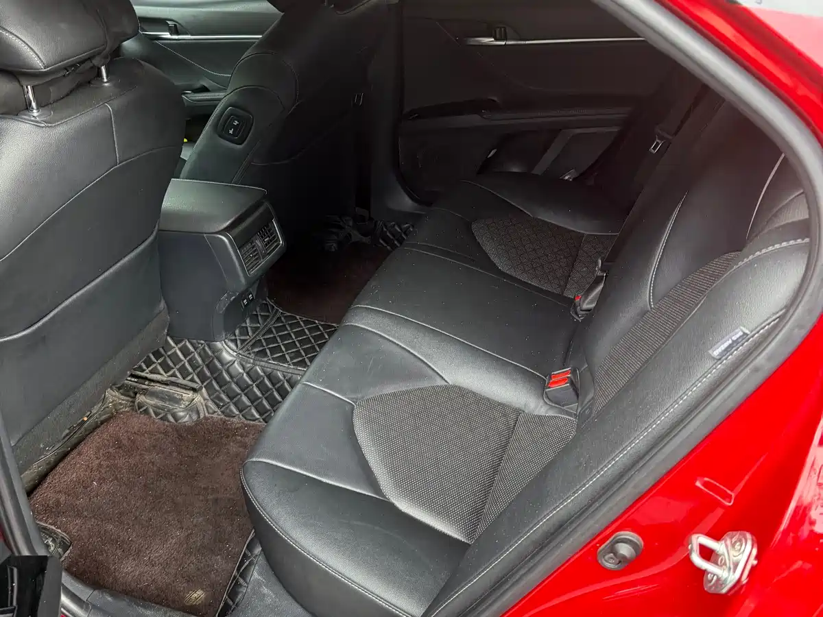 Toyota Camry 2022 2.5S Knight Edition фото 6