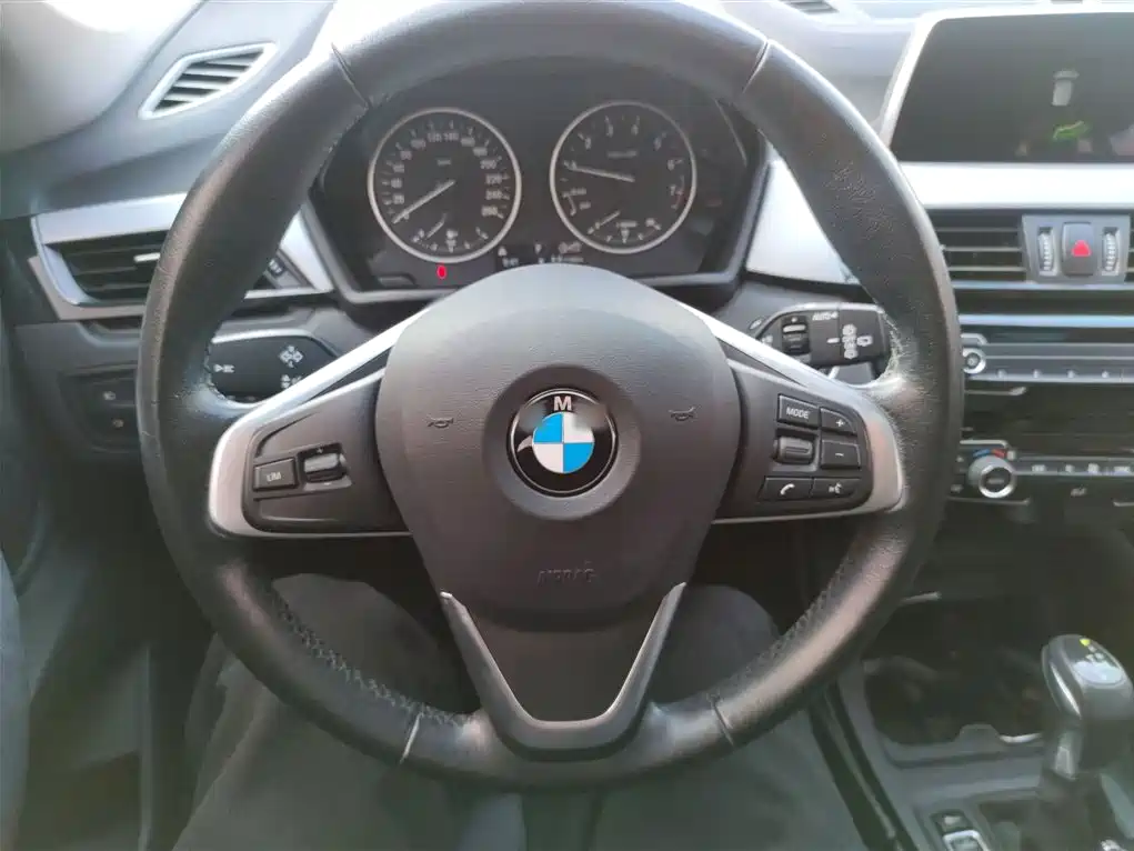 BMW X1 2016 sDrive18Li Fashion Model фото 11