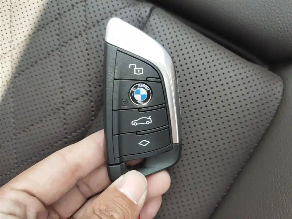 BMW 3 Series 2024 325Li M Sport Shadowline Package фото 15