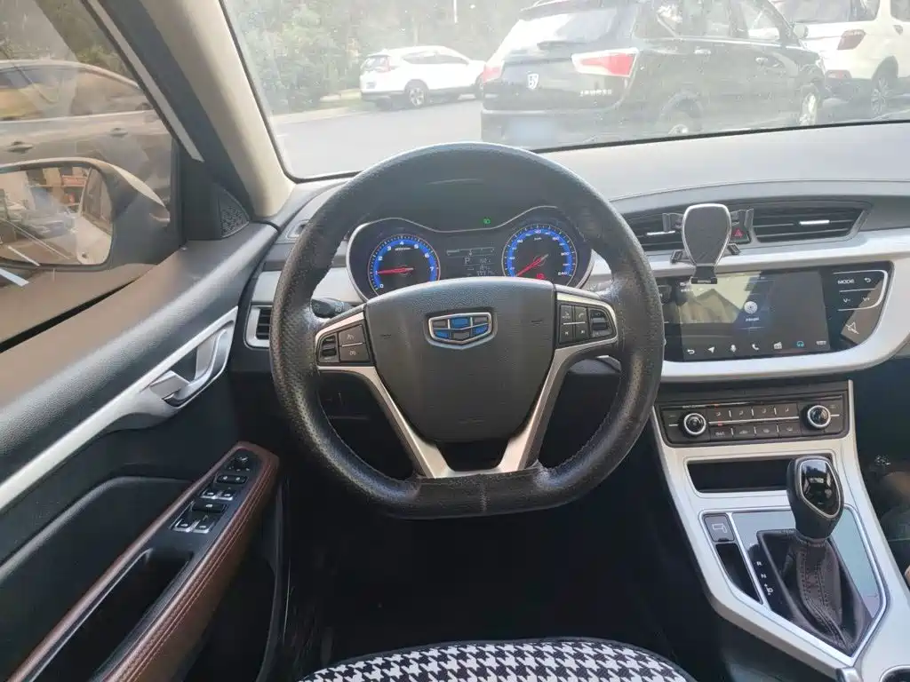 Фото 11 - Geely Vision