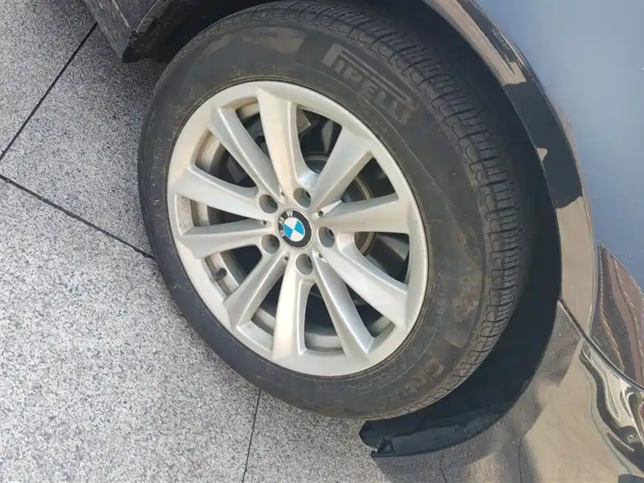 BMW 5 Series 2017 520Li Classic Edition фото 6