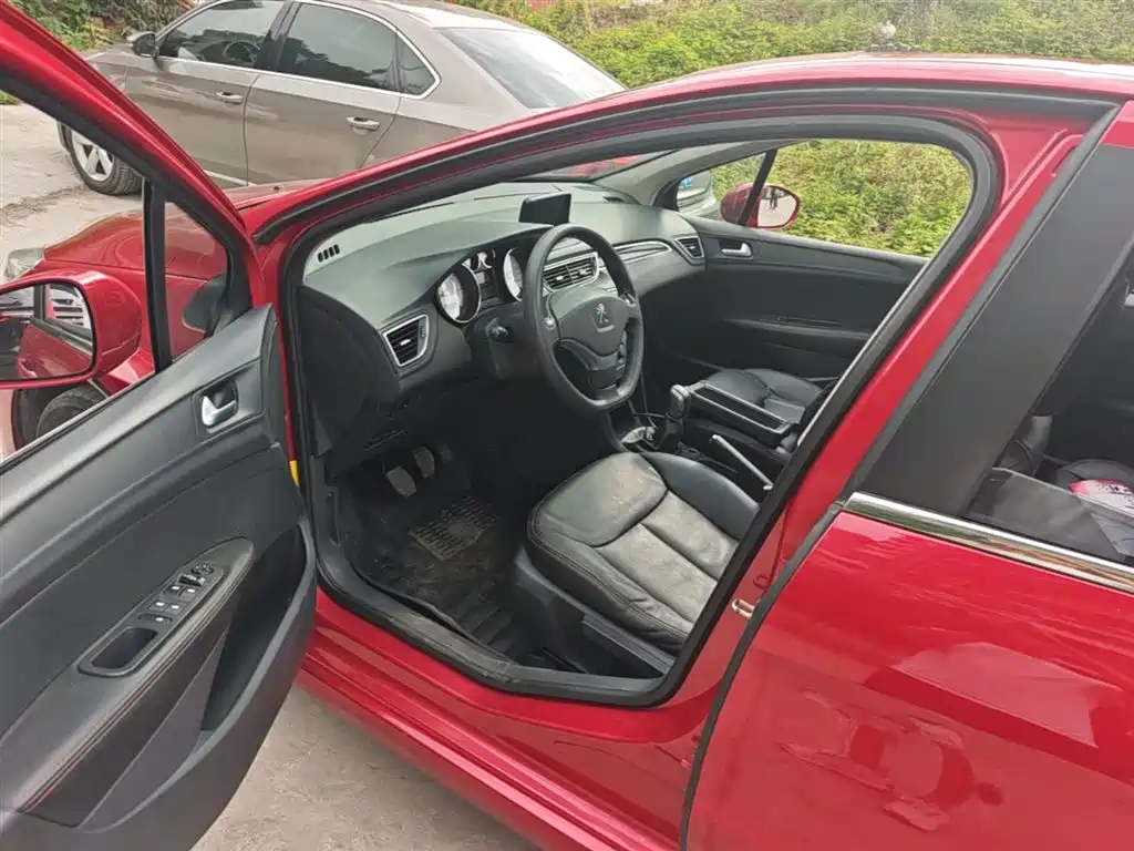 Peugeot 308 2014 Model Joy Edition Classic 1.6L Manual Superior Style фото 16