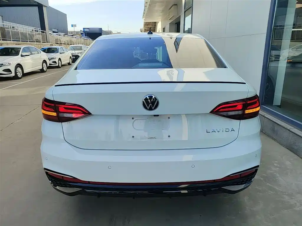 Volkswagen Lavida 2024 Model 300TSI DSG Starlight Leading Edition фото 6
