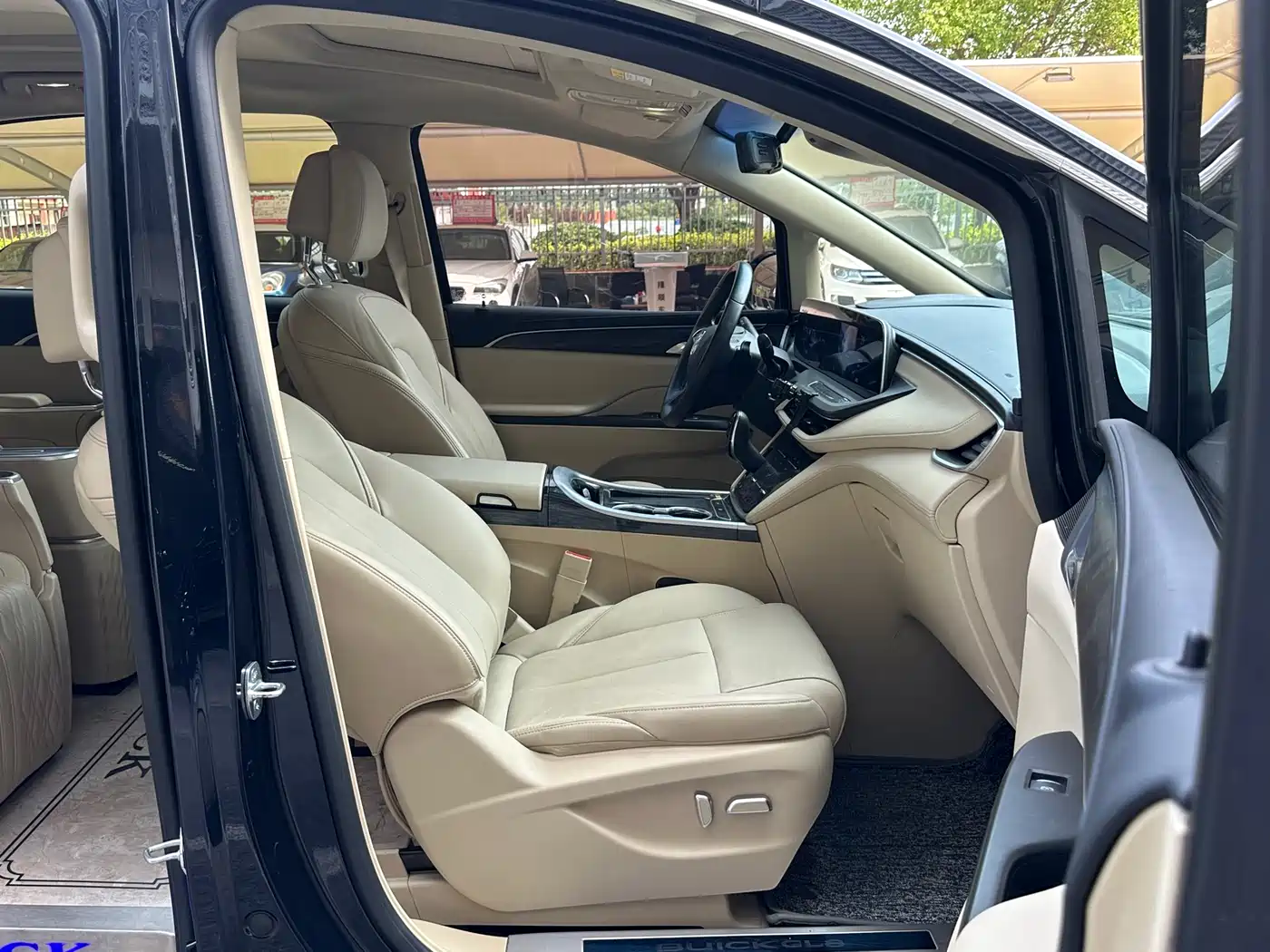 BUICK GL8