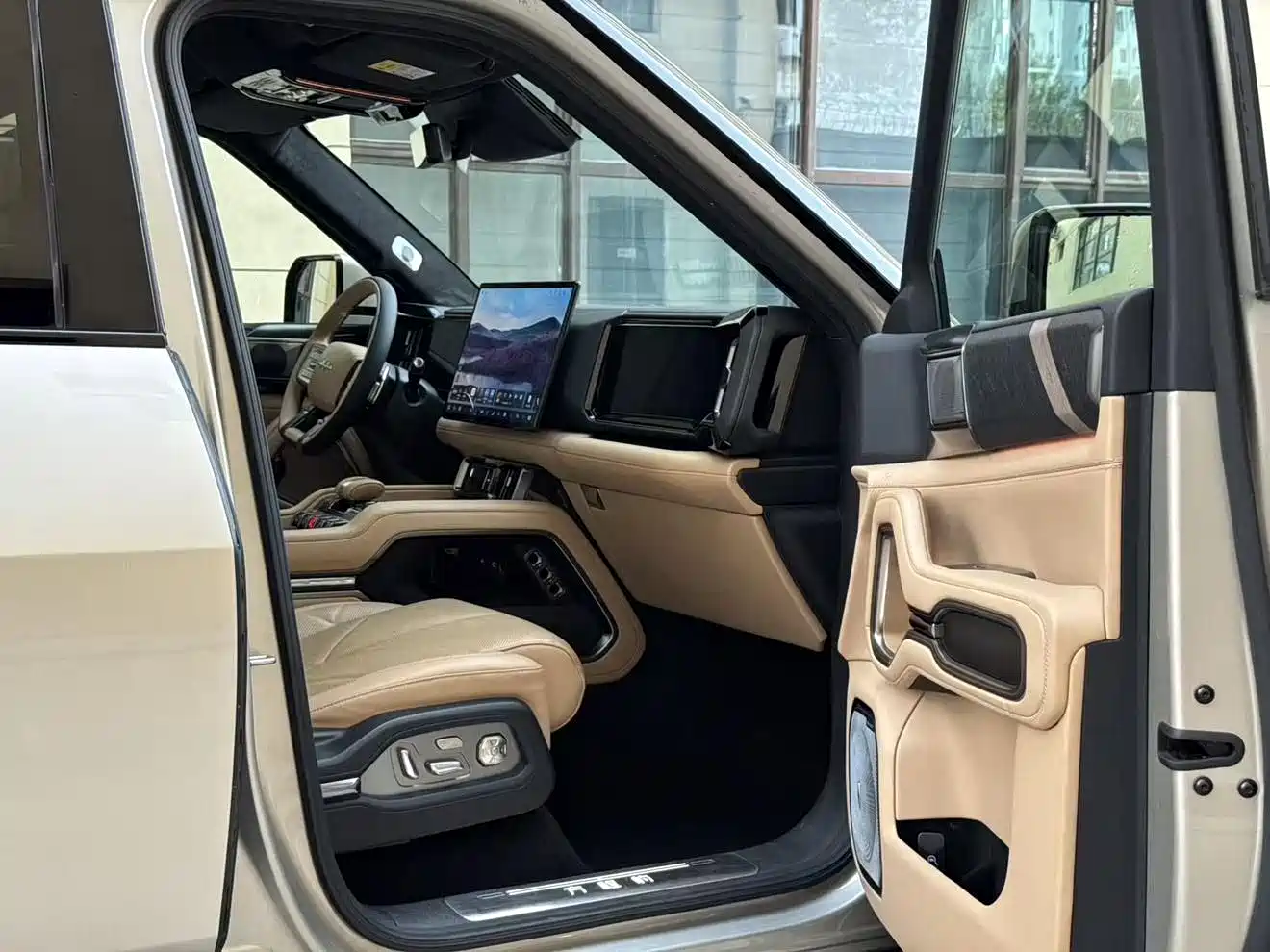 Fang Cheng Bao Leopard 8 2025 Zhiyong Flagship 7-Seater фото 15