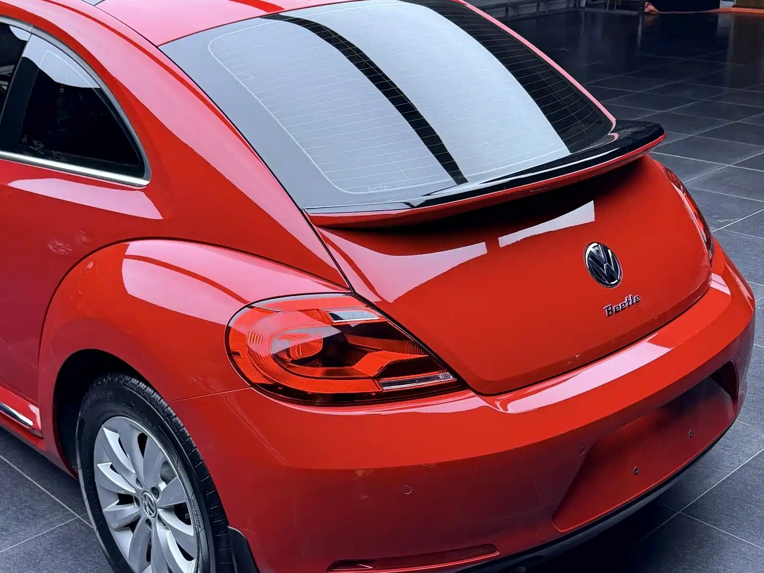 Photo 9 - Volkswagen Beetle