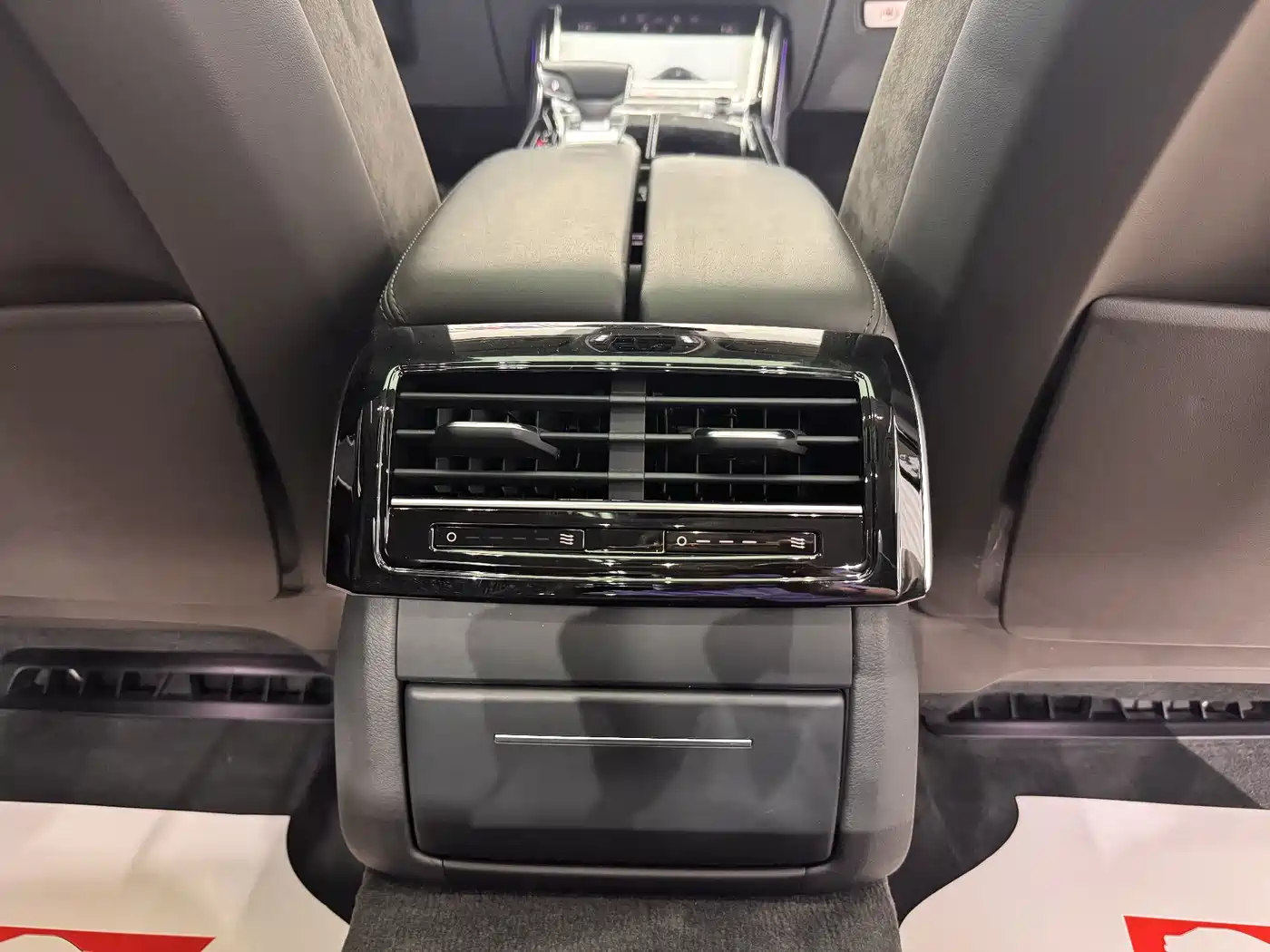 Audi A8 2018 A8L 55 TFSI quattro Launch Premium фото 13