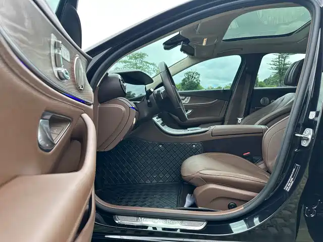 Mercedes-Benz E-Class 2022 E 300 L Luxury — фото 4