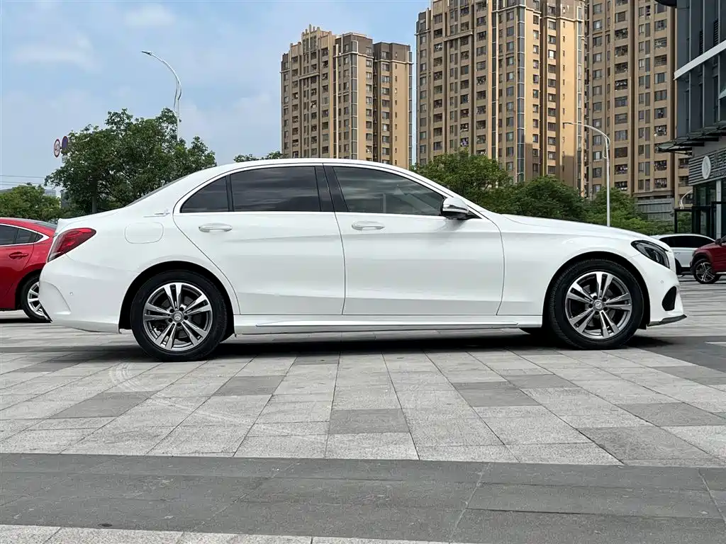 Mercedes-Benz C-Class 2017 Facelift C 200 L Sport Edition фото 4