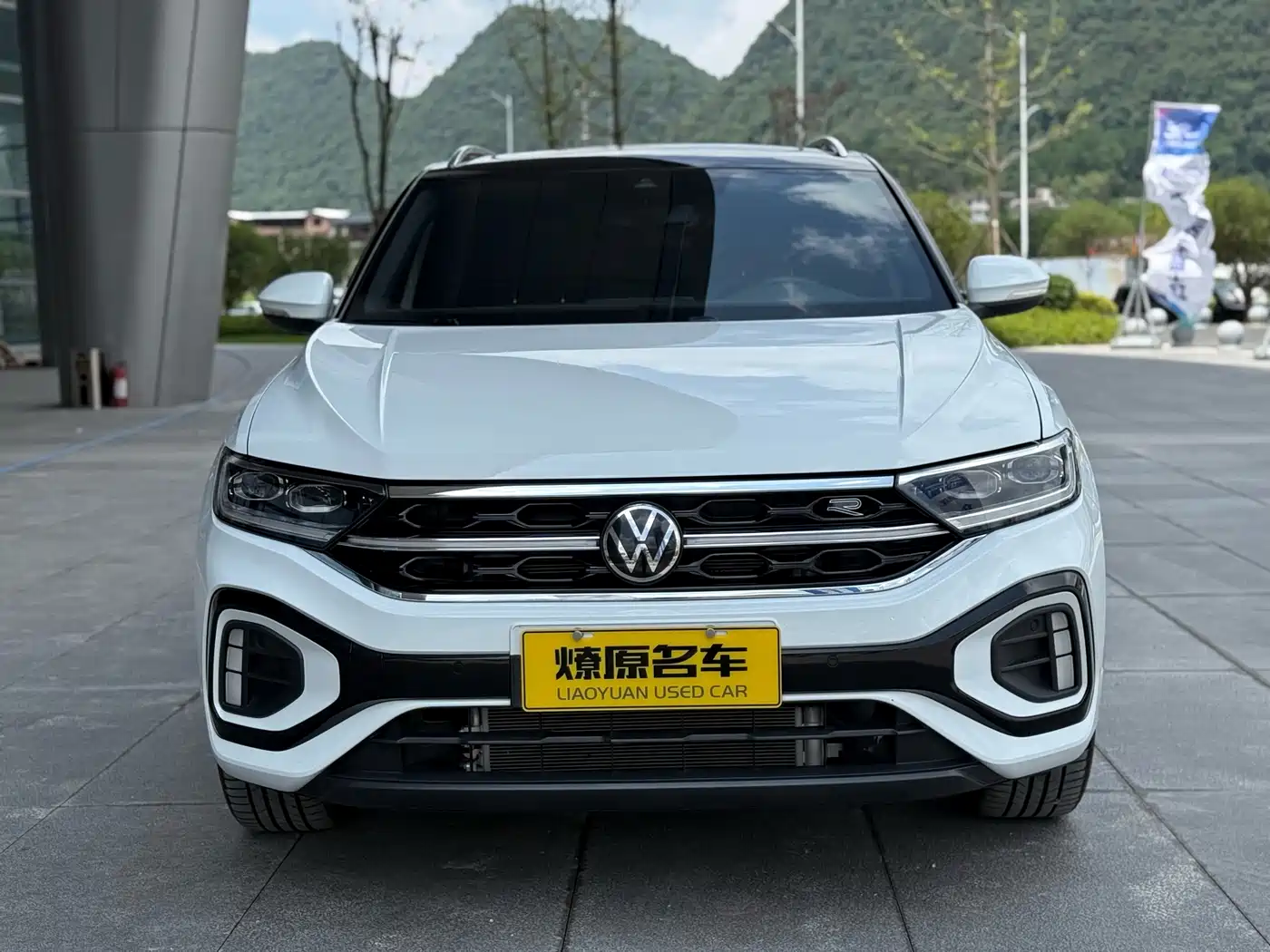 Volkswagen T-ROC 2023 300TSI DSG 2WD Dawn Edition фото 2