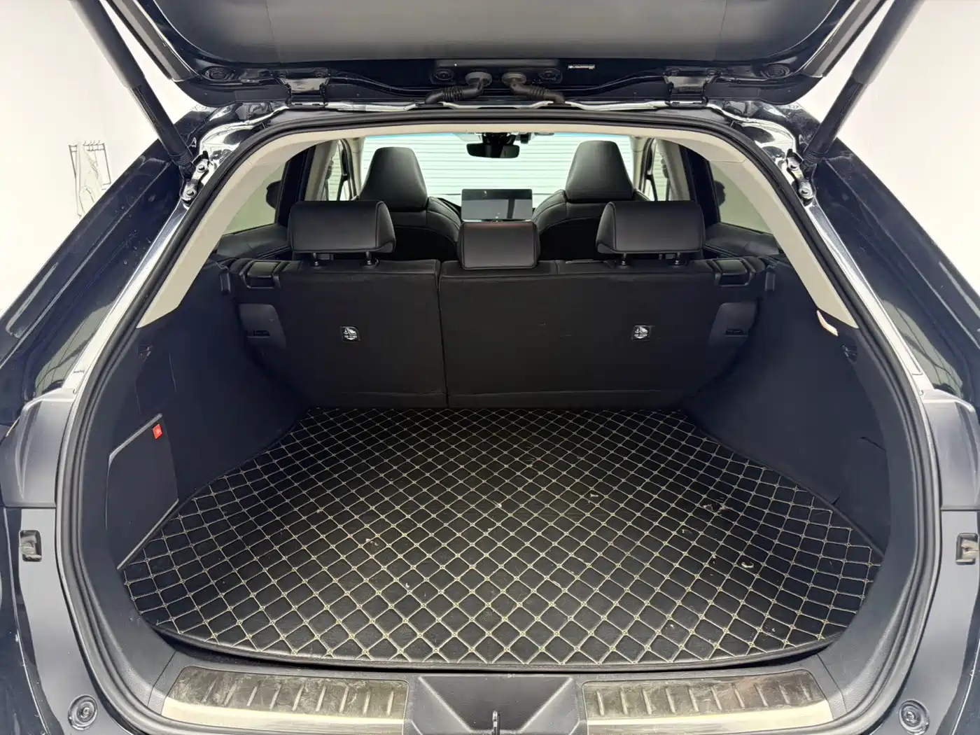 Toyota Venza 2022 2.0L CVT 2WD Premium фото 16