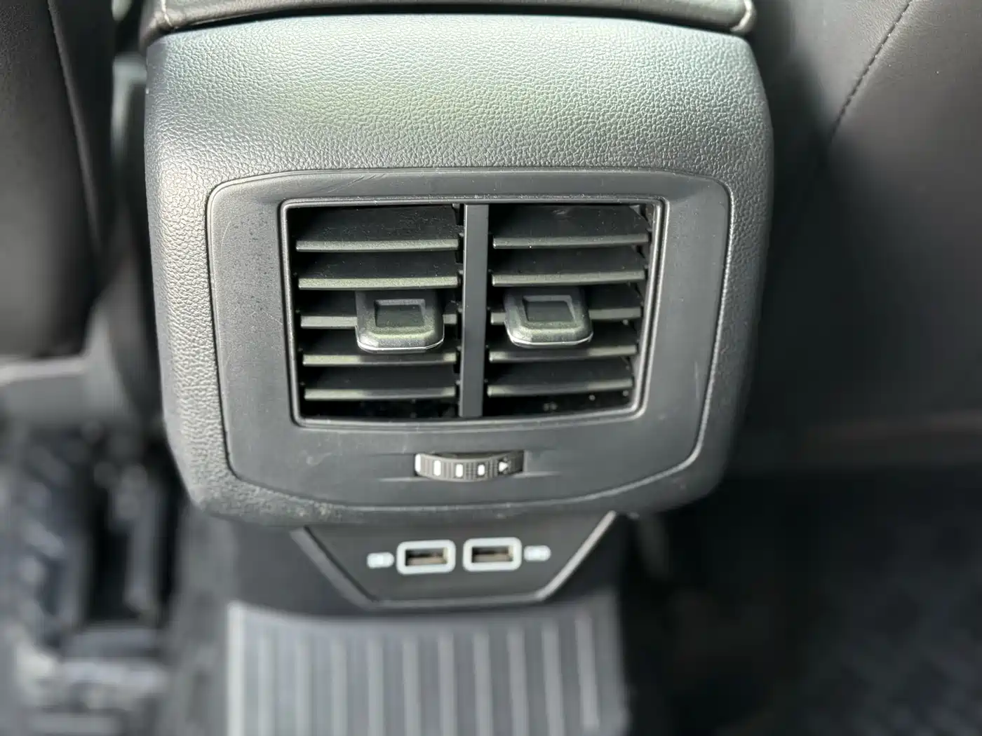 Volkswagen T-ROC 2023 300TSI DSG 2WD Dawn Edition фото 16