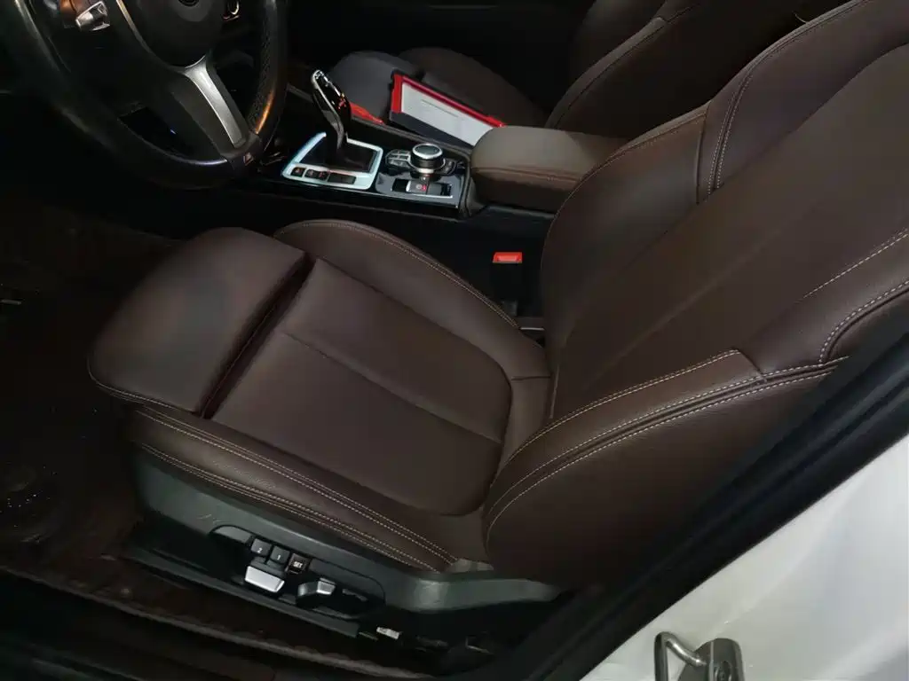 BMW 1 Series 2021 Facelift 120i M Sport Shadow Edition фото 15