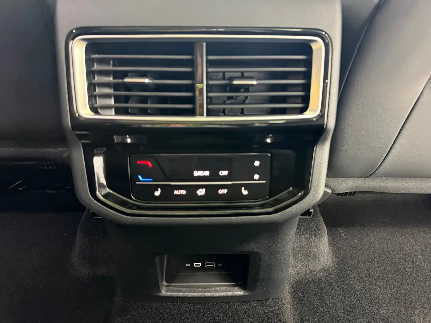 Volkswagen Teramont 2023 380TSI AWD Premium Luxury Edition фото 7