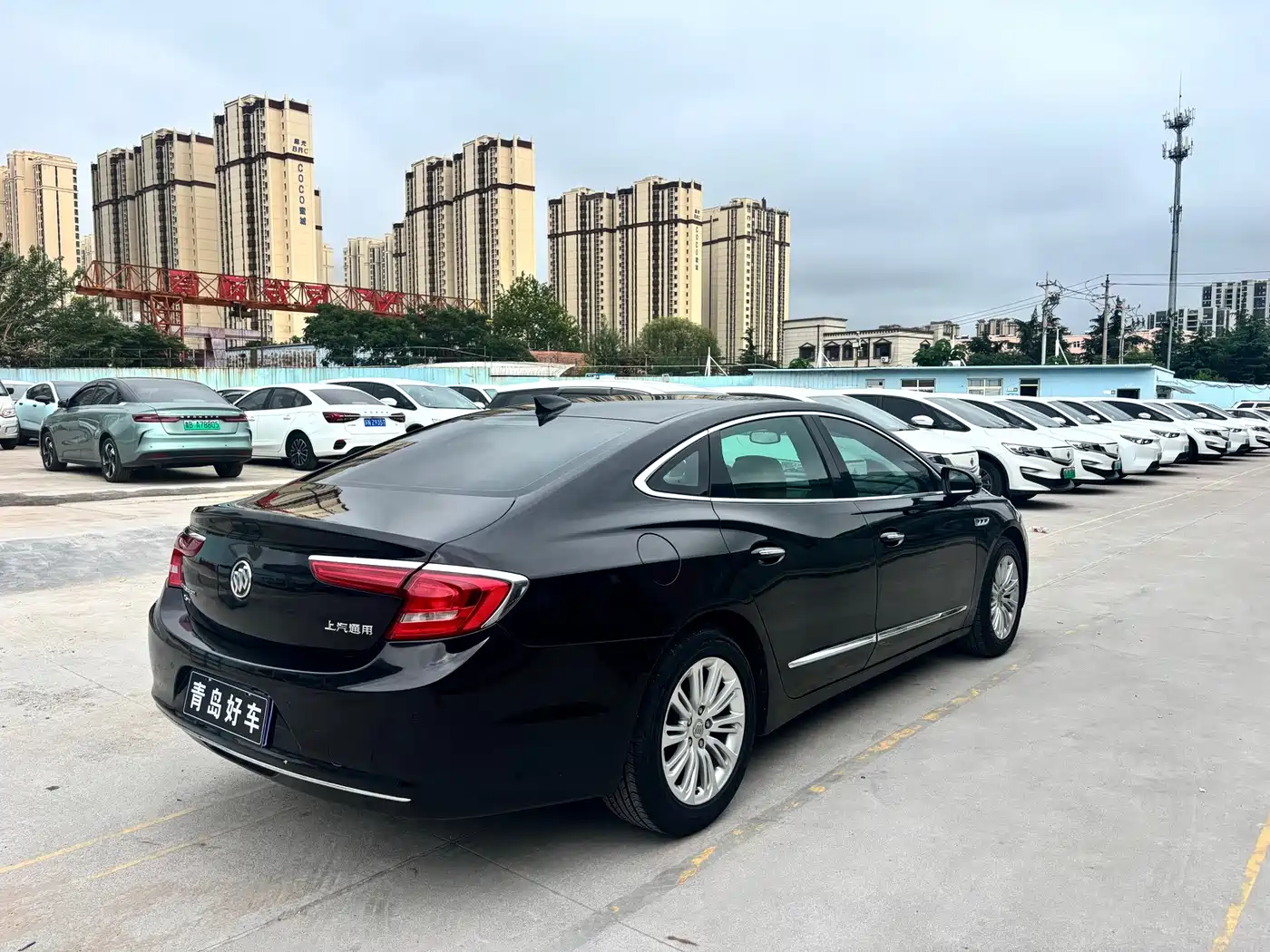 Photo 4 - Buick LaCrosse
