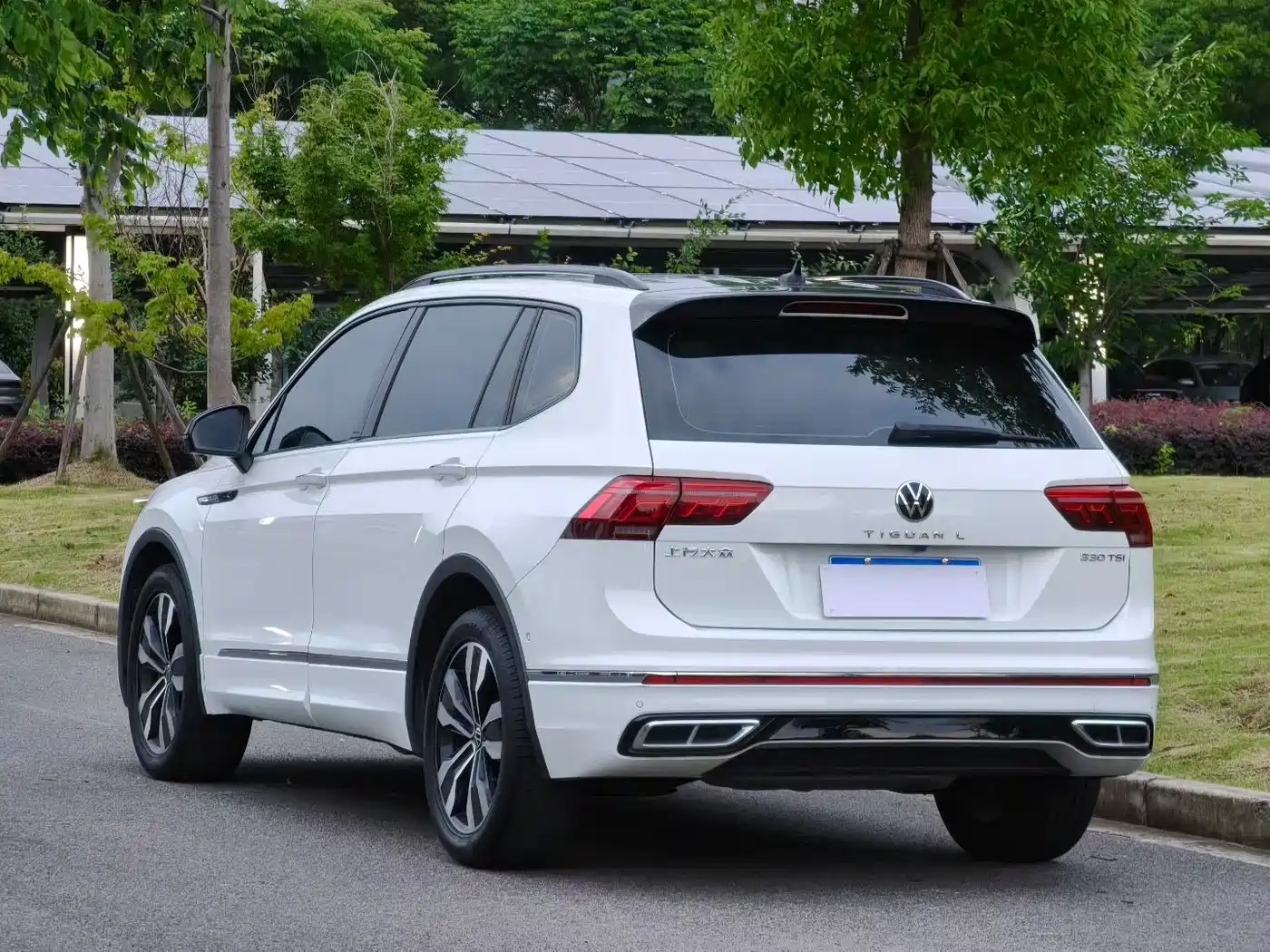 Volkswagen Tiguan L 2022 330TSI Auto 2WD R-Line Premium Edition фото 10