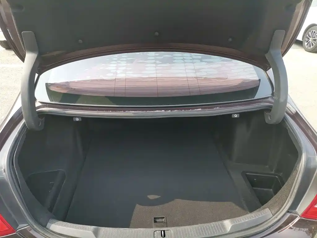 Buick LaCrosse 2016 Facelift 20T Leading фото 15