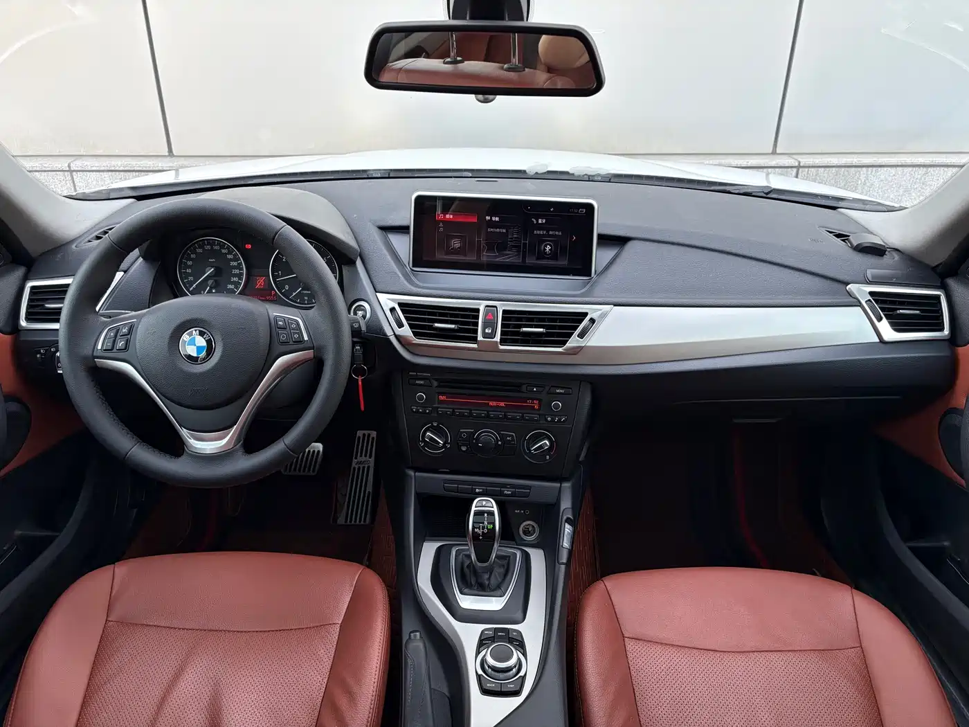 BMW X1 2014 sDrive18i Fashion Edition фото 9