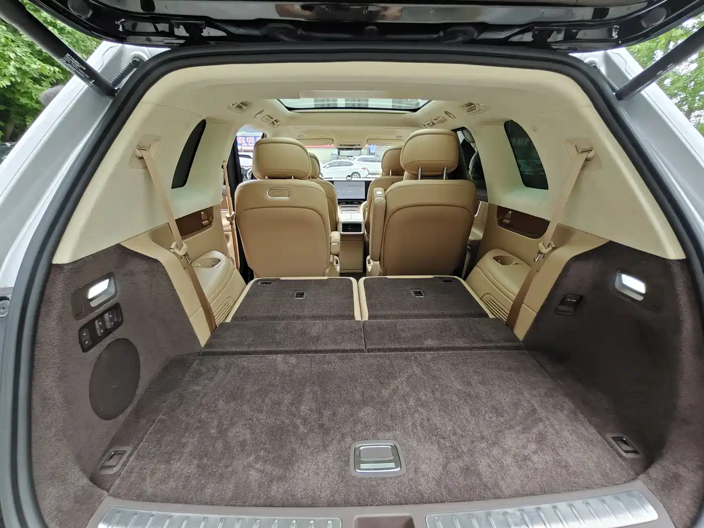 AITO Wenjie AITO M9 2025 Extended Range Ultra 52kWh 6-Seater фото 14