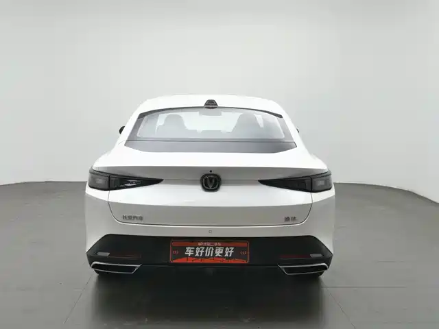 Changan Yida 2023 Blue Whale NE 1.5T GDI DCT Exclusive — фото 4