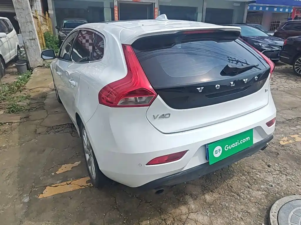 Photo 23 - Volvo V40