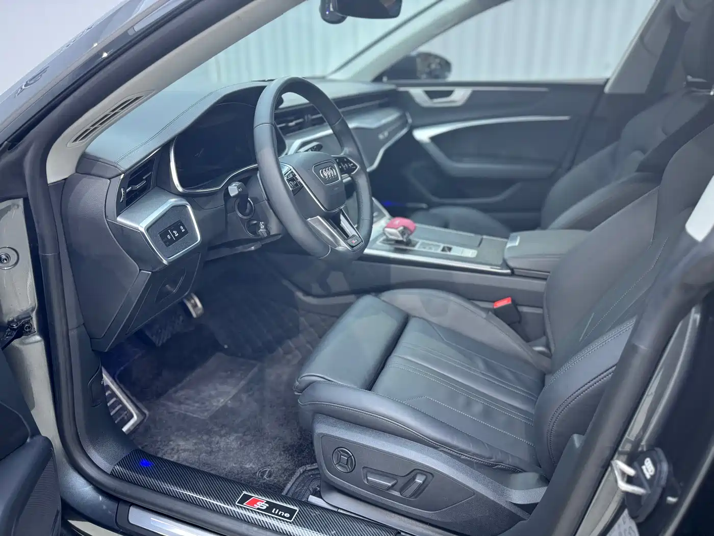 Audi A7 2023 Model 45 TFSI Premium Selection Edition фото 6
