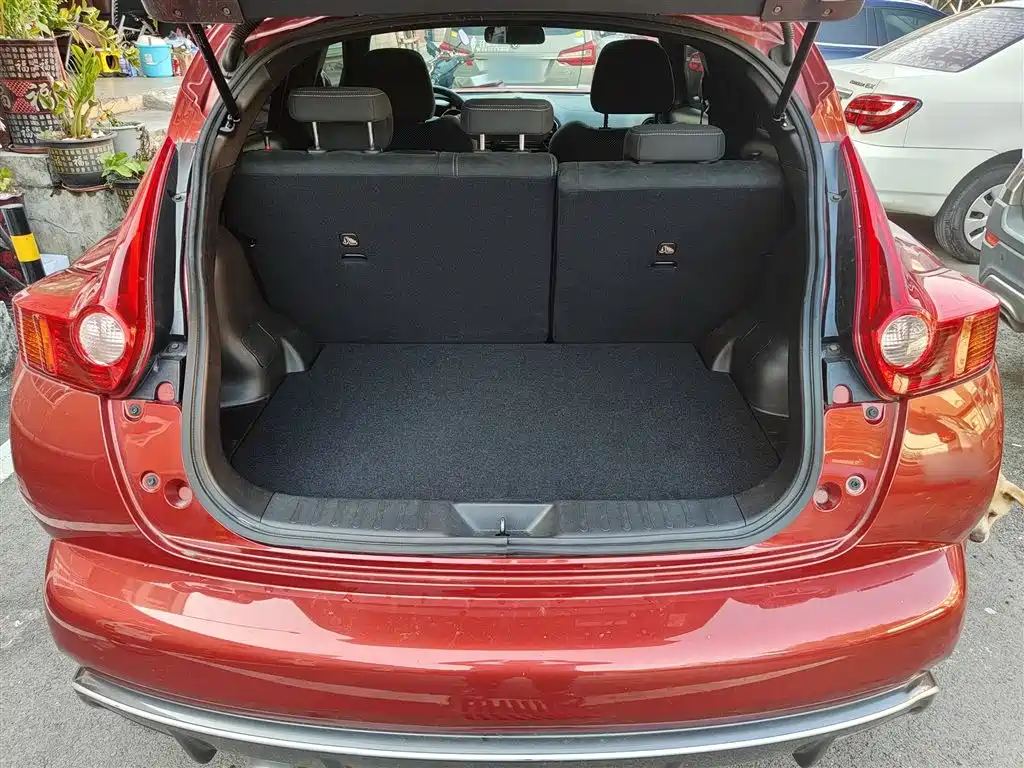 INFINITI ESQ