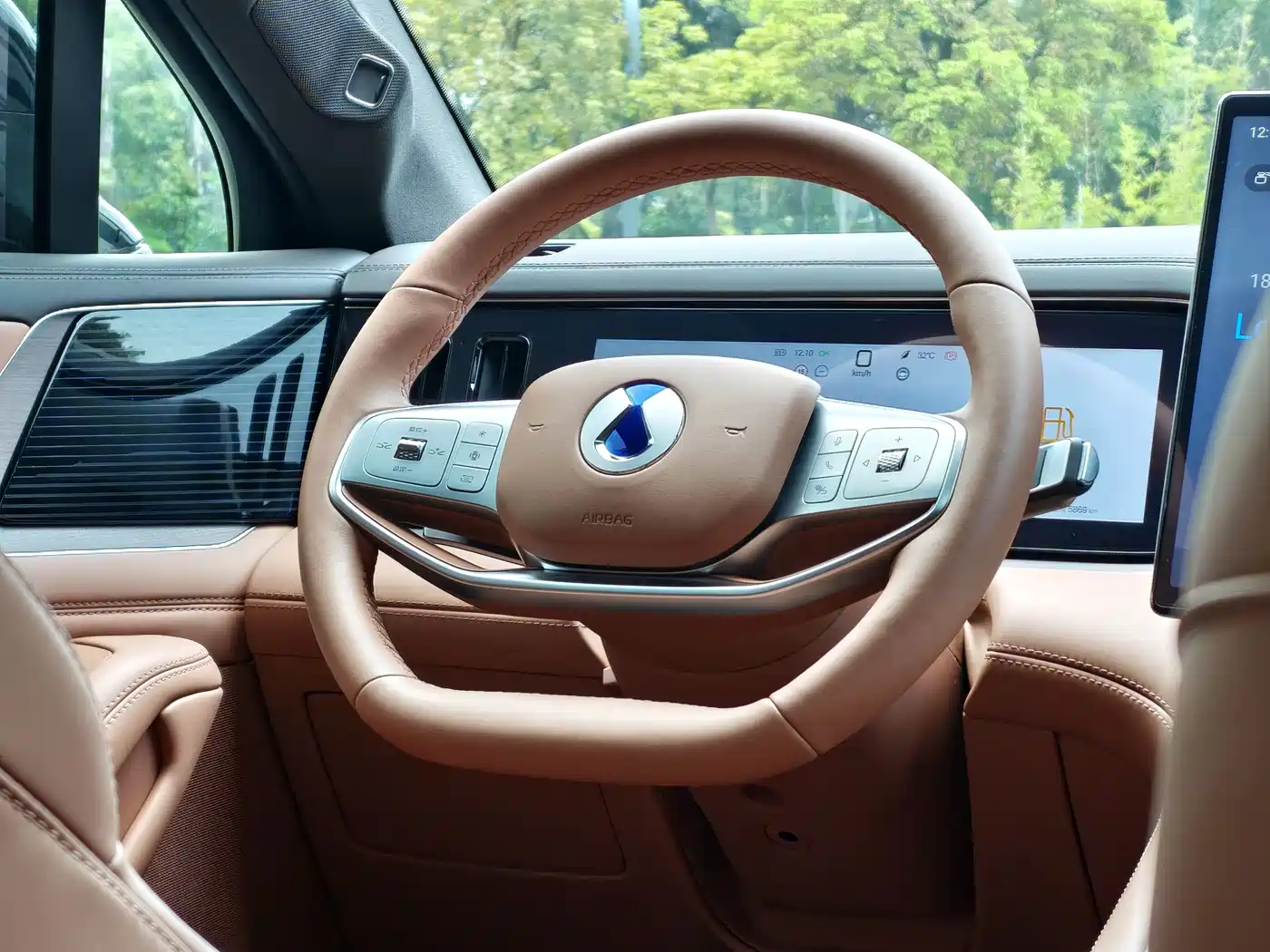 Denza N8L 2026 Model Prestige Edition фото 18