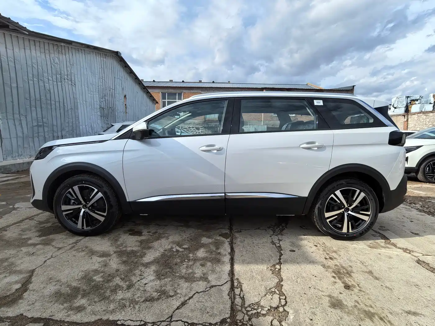 Peugeot 5008 фото 9