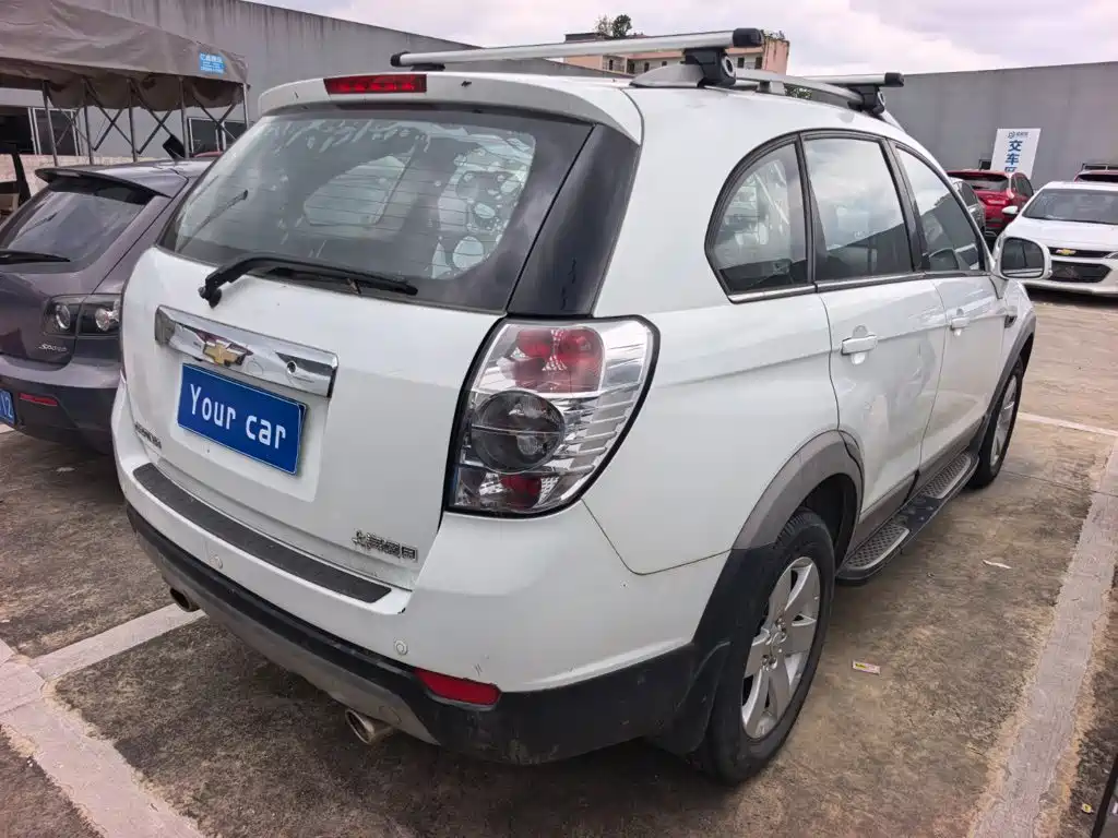 Photo 5 - Chevrolet Captiva
