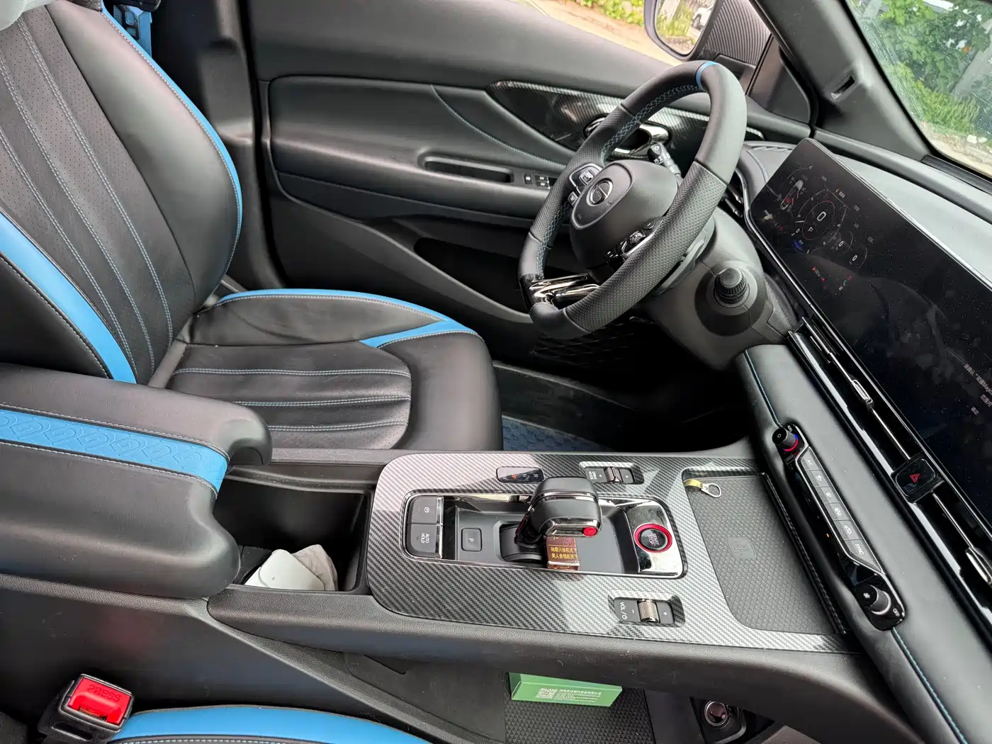 GAC Trumpchi Trumpchi Emkoo 2022 270T DCT J16 Galaxy Fighter Edition фото 12