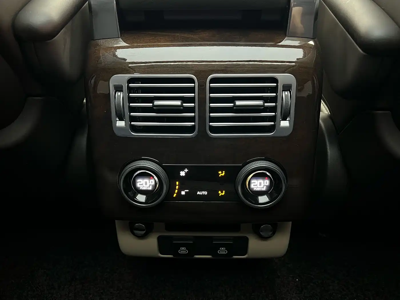 Фото 25 - Land Rover Range Rover