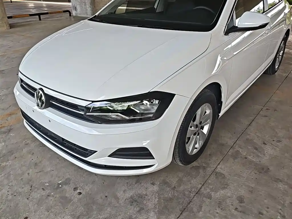 Volkswagen Polo 2019 Plus 1.5L Automatic Panorama Enjoyment Edition фото 24