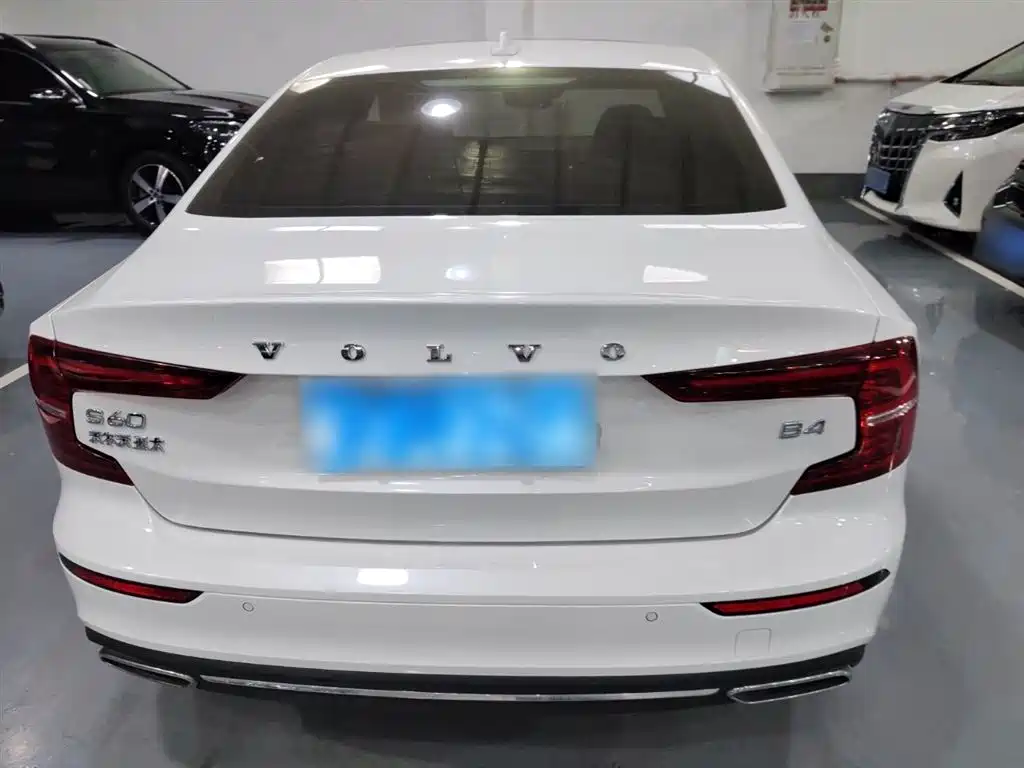 Фото 4 - Volvo S60