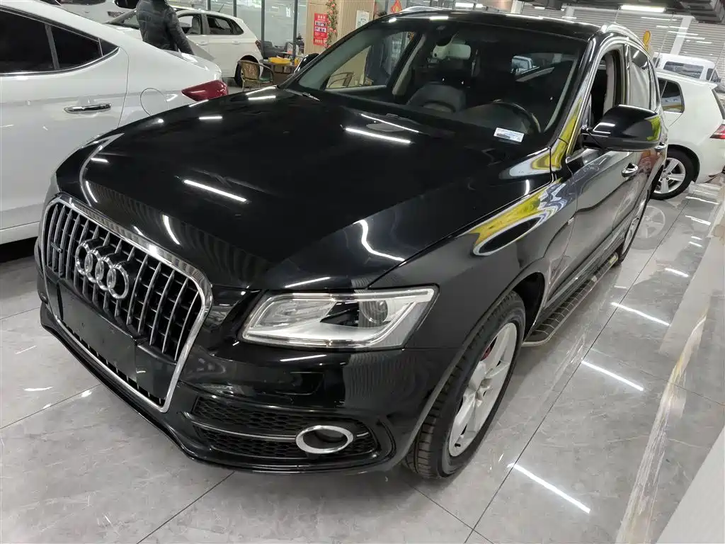 AUDI Q5