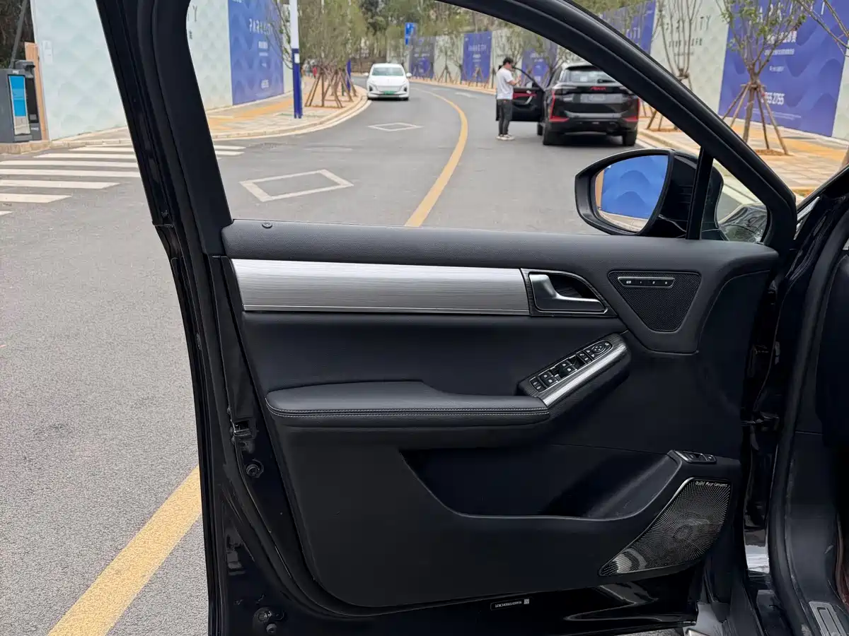 BYD Tang 2018 2.0T Auto Smart Premium 7-seater China V фото 4