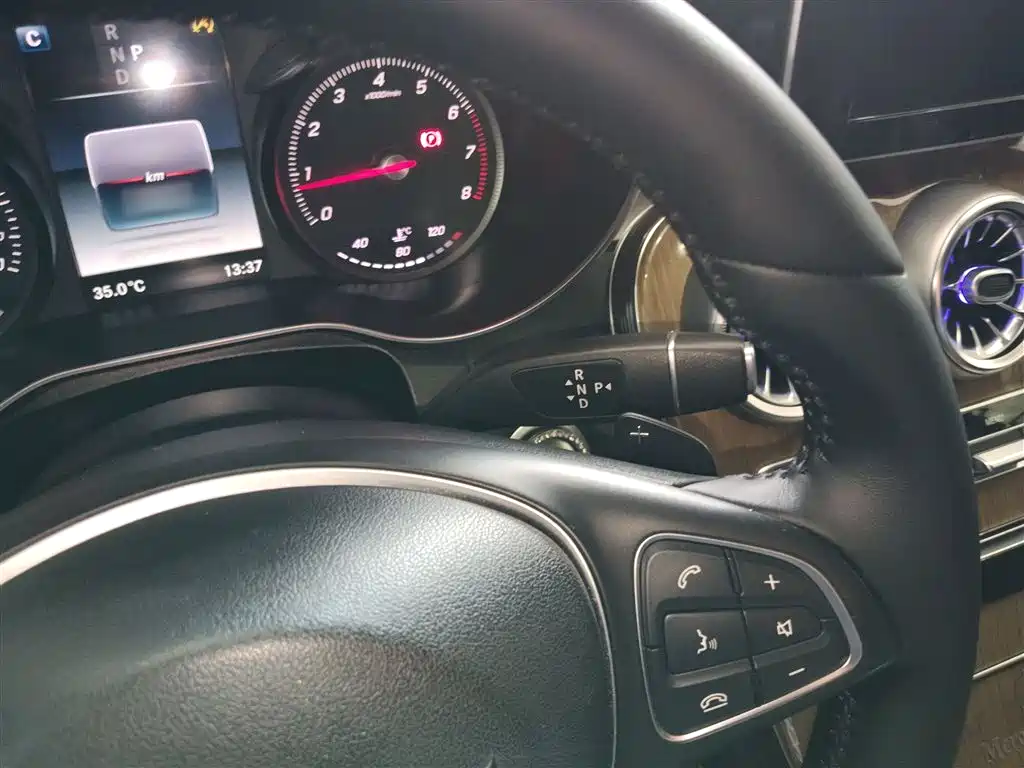 Mercedes-Benz GLC Coupe 2017 GLC 260 4MATIC Coupe SUV фото 12