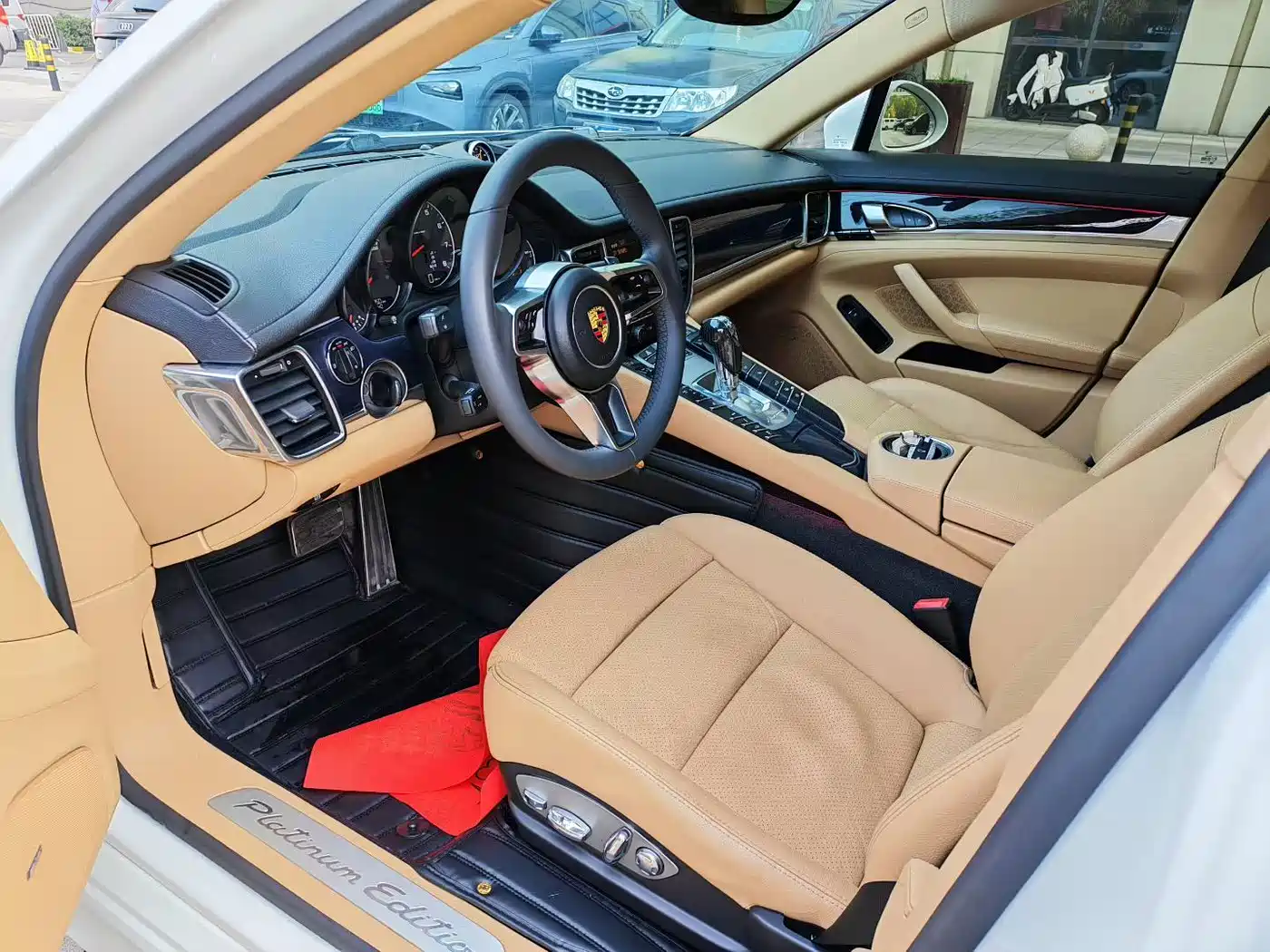 Porsche Panamera 2013 Panamera 4 Platinum Edition 3.6L фото 6