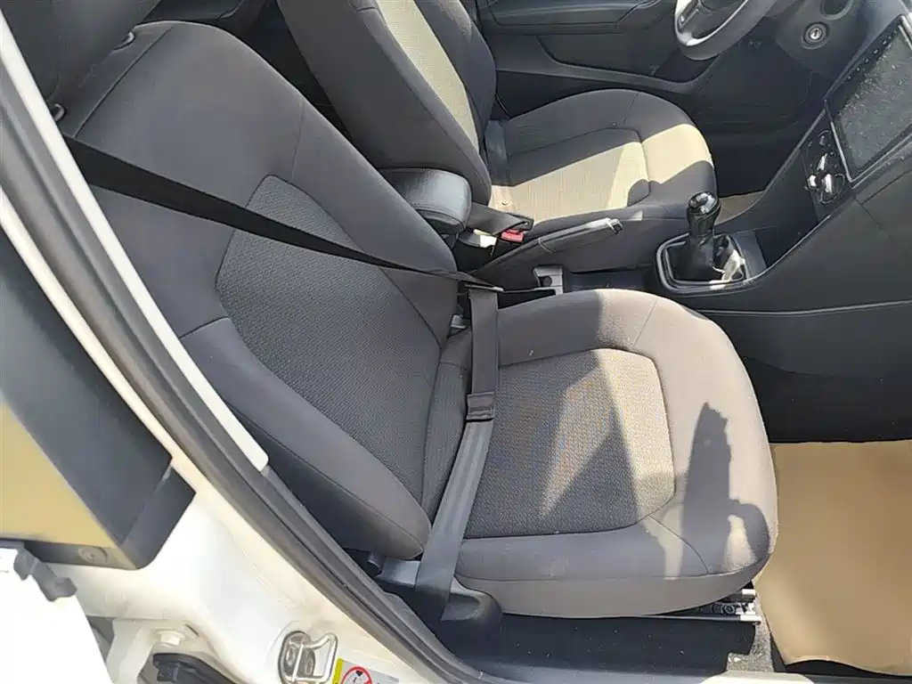 Volkswagen Santana 2015 1.4L Manual Trend Edition фото 25