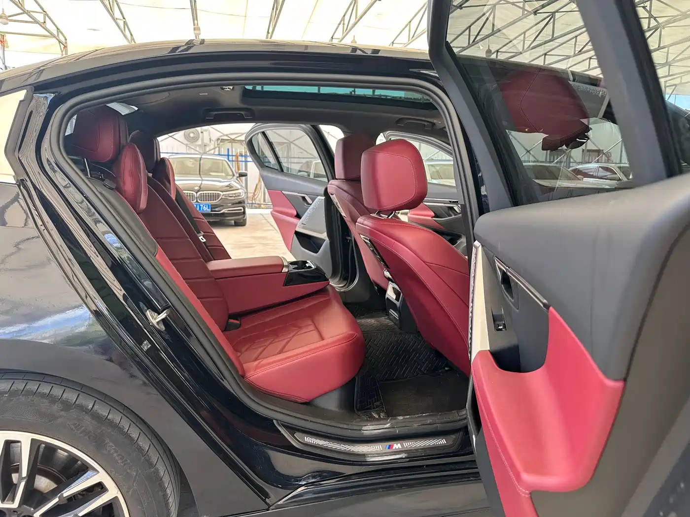 BMW 5 Series 2024 525Li M Sport Package фото 15