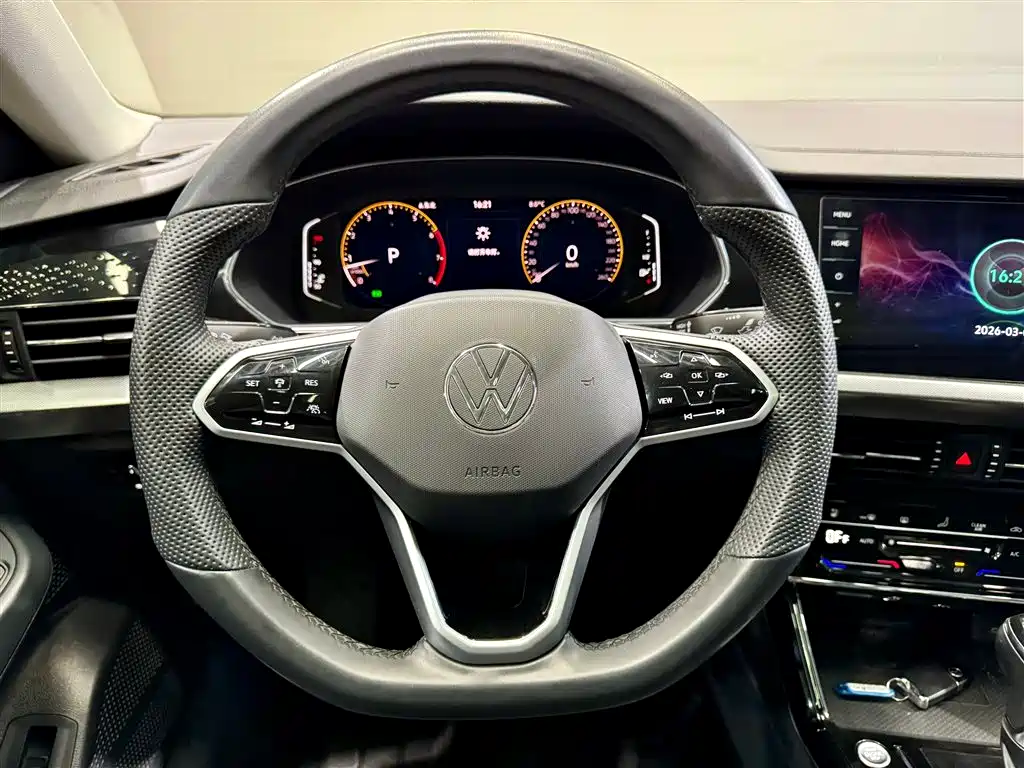Volkswagen Passat 2024 380TSI Luxury фото 15