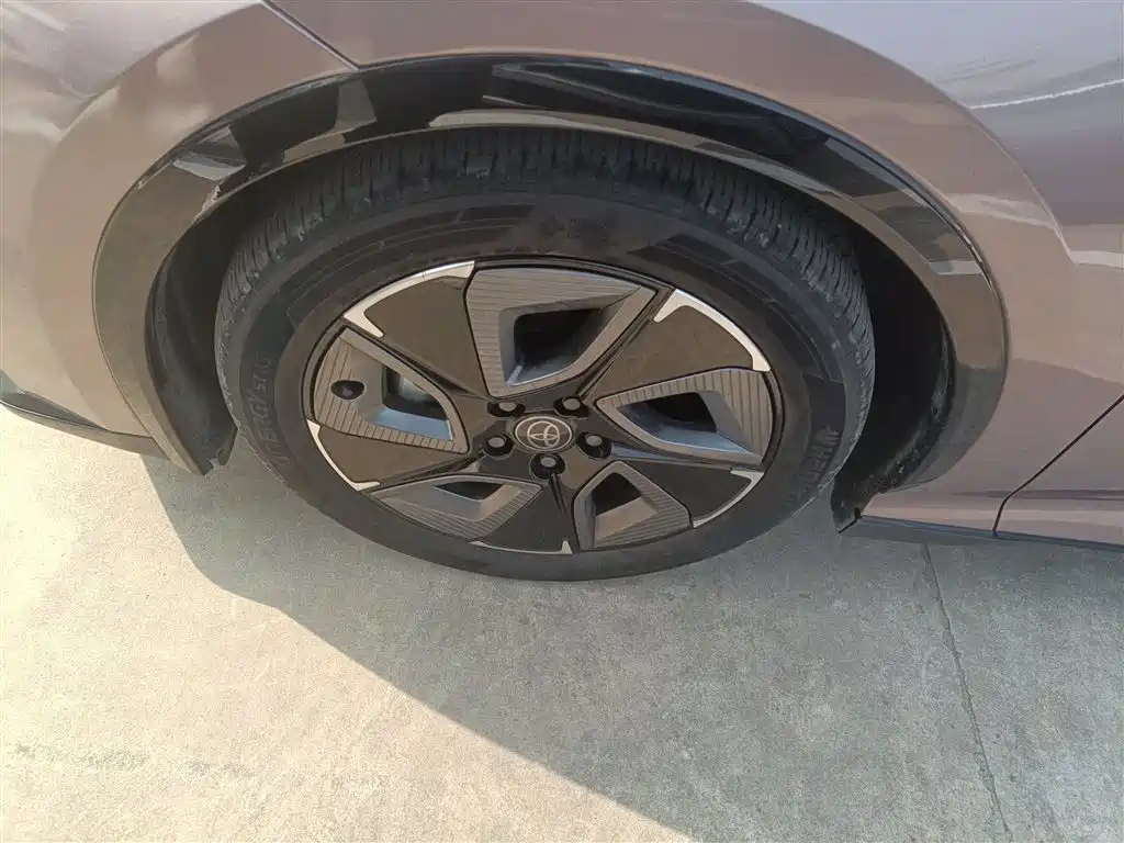 Toyota bZ3 2023 616km Long Range Premium фото 25