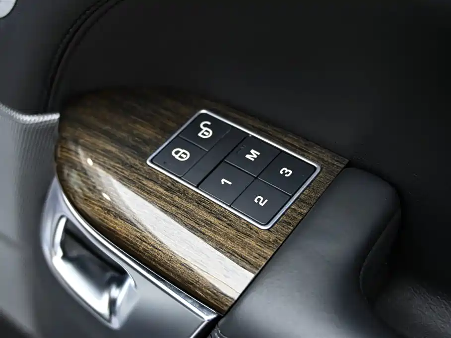 Land Rover Range Rover Sport PHEV 2018 Model P400e фото 26
