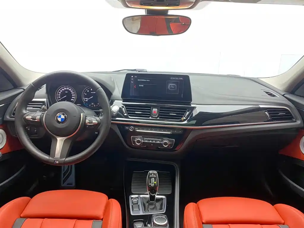BMW 1 Series 2023 125i M Sport Shadow Edition фото 13